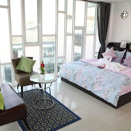 Close Maya Nimman 5Bedroom Villa Chiang Mai Exteriör bild